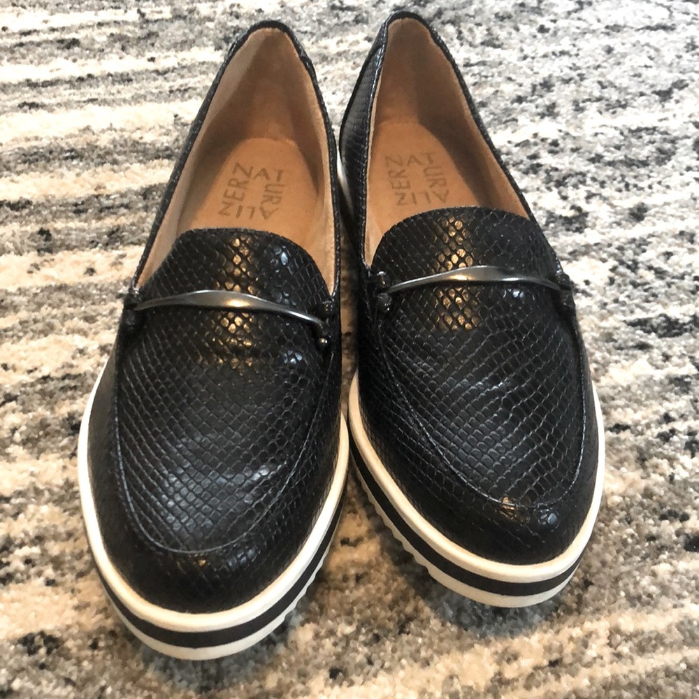 Naturalizer Black Loafer shoes size 6.  Never worn, new without tags
